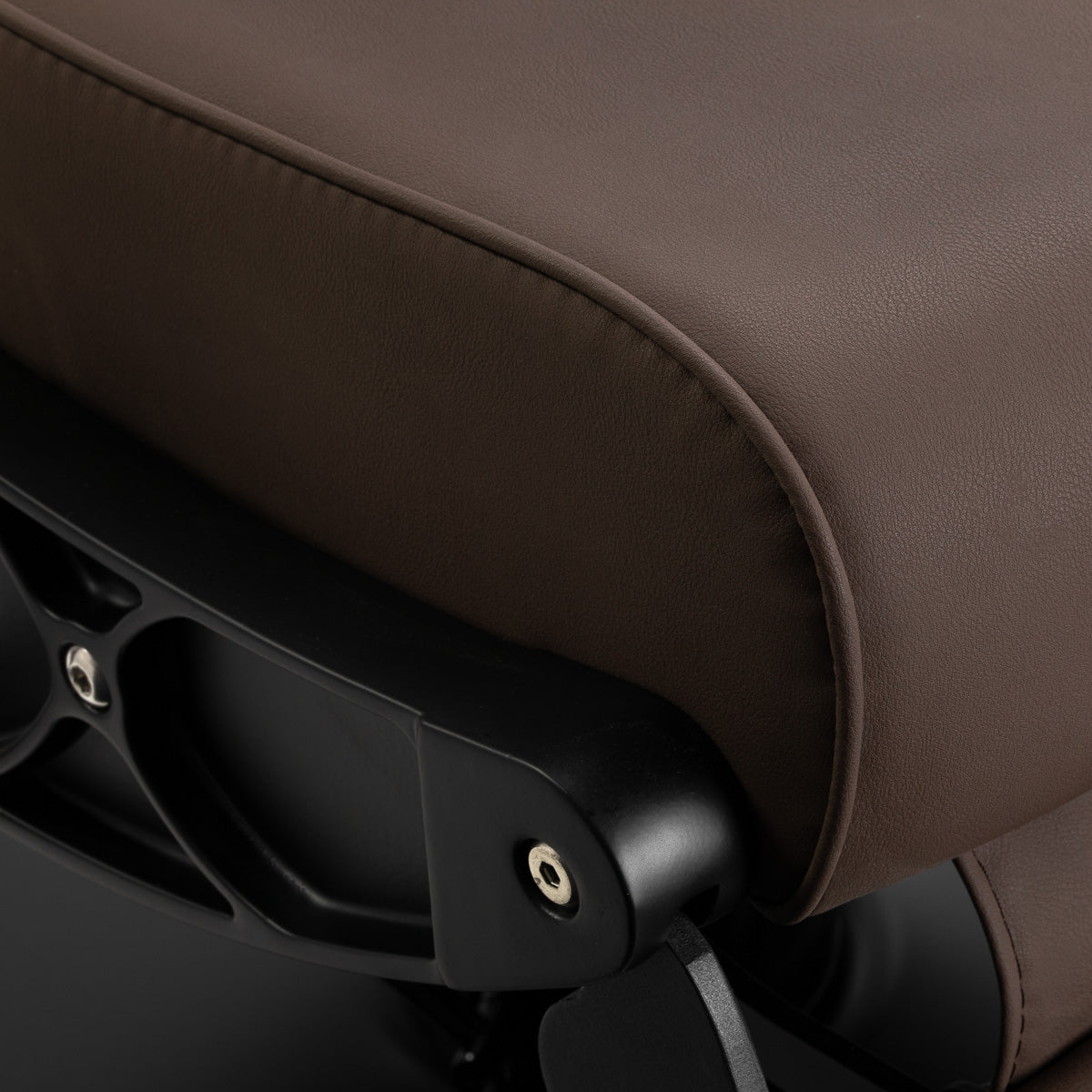 Gabbiano Continental hairdressing chair brown - BVShop