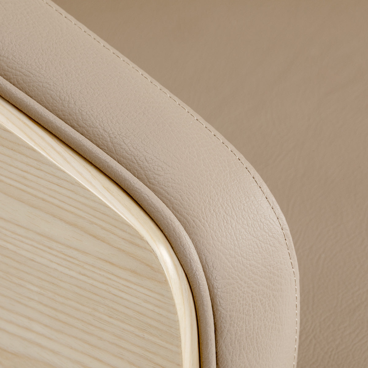 Gabbiano Wratislavia hairdressing chair beige - BVShop