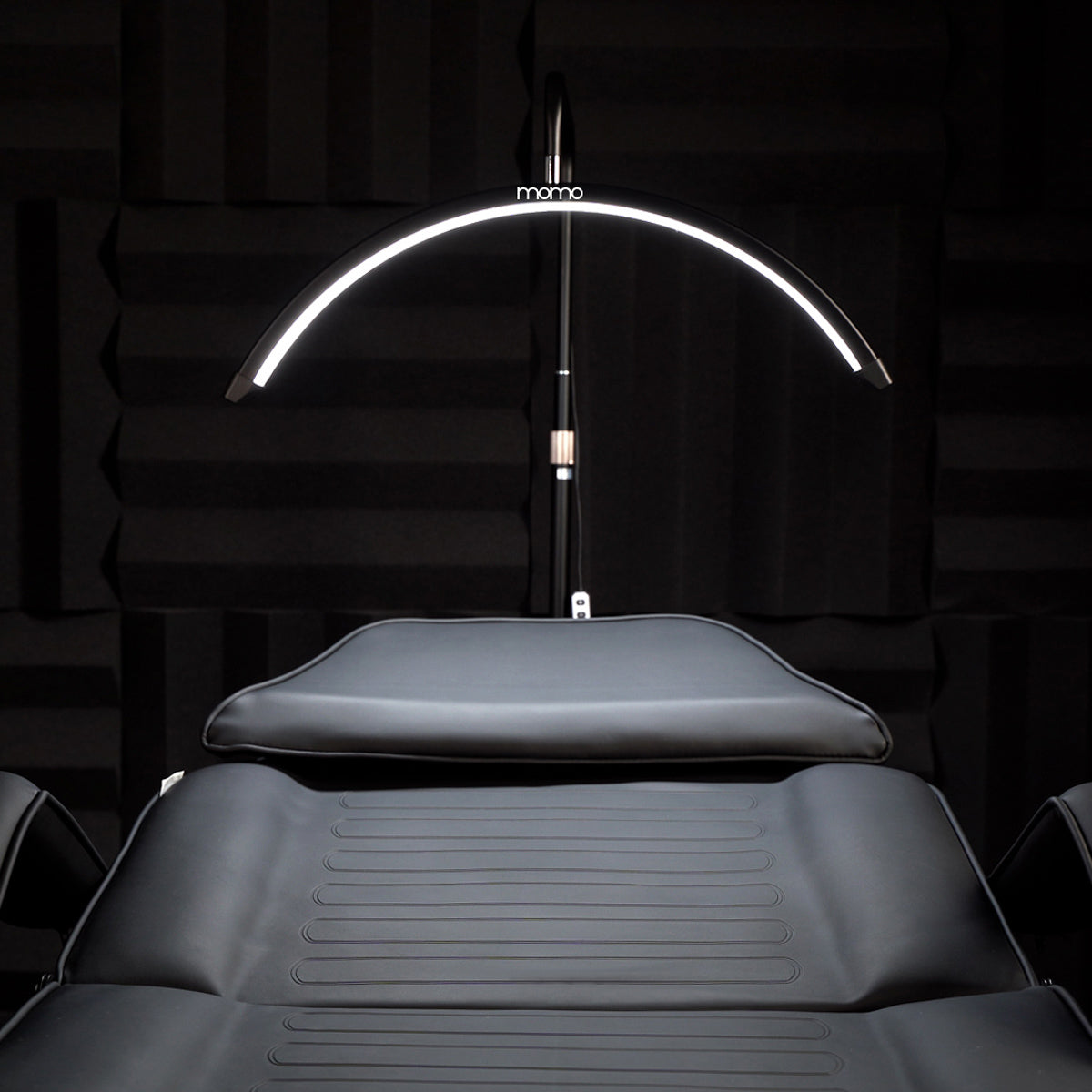 MOMO MX6 Glow beauty lamp set with stand, remote, phone holder and power cable